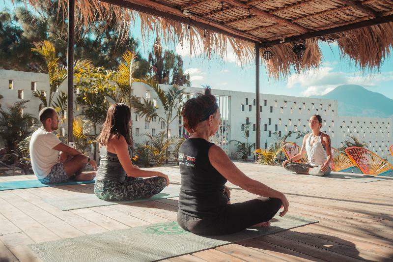 Socialtel Atitlan Hotel Panajachel Ngoại thất bức ảnh